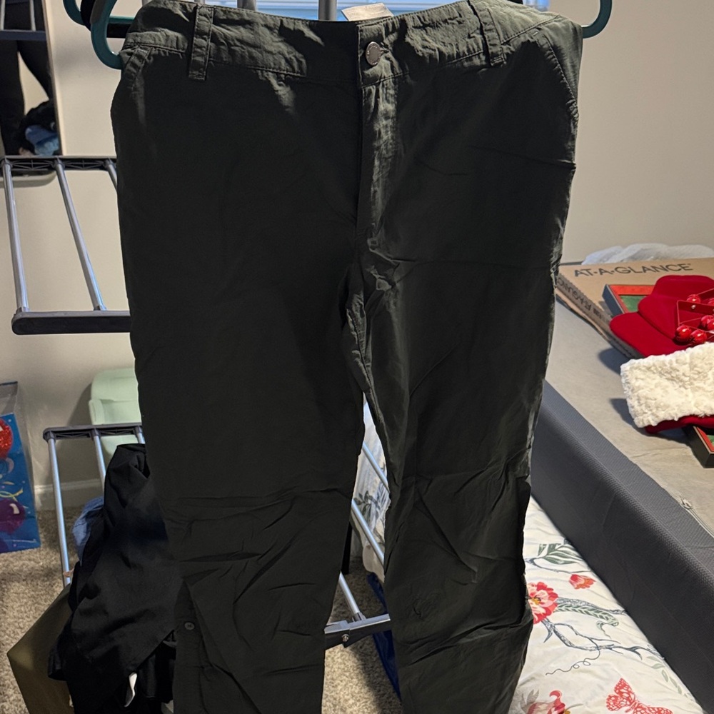 Columbia Dark Green Cargo Pants